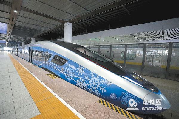 新型奥运版复兴号 从京张高铁开跑